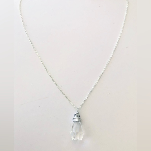 Glass Crystal Rose Bud Necklace - 17 inch silver plated chain - New - NWT - Picture 4 of 6